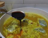Foto langkah ke 6 dari resep Parede Ikan Tenggiri Kuah Kuning.
