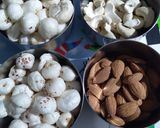 A picture of step 1 of Makhana ladoo.