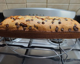 Foto del paso 3 de la receta: Budín de coco relleno con dulce de leche y chips