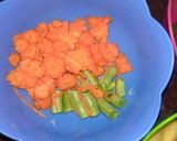 Foto langkah ke 4 dari resep Sup Ayam Bawang.