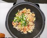 รูปขั้นตอนการทำที่ 4 ของ กุ้งผัดน้ำมันหอย
