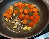 Foto del paso 3 de la receta Espaguetis de calabacín con ajo, tomates cherry y parmesano 🥒🍝