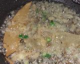 A picture of step 4 of Methi Matar Malai.