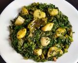 A picture of step 5 of Palak Aloo Lehsuniya.