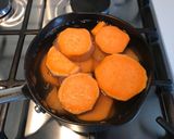 A picture of step 1 of Bolo do caco (Madeiran bread).