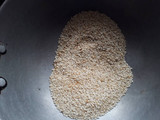 तिल चिक्की (Till chikki recipe in hindi)