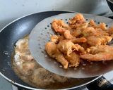 Foto langkah ke 4 dari resep Udang goreng tepung.