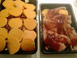 Barbecue csirke édesburgonya chipssel, zellerrel és cukkínivel