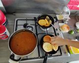 A picture of step 9 of Bread And Gravy (Pav Bhaji).