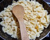 Foto del paso 3 de la receta: MARIPOSAS🦋🦋🦋, (Farfalle), Pesto🌿 y Tomate🍅Seco...!