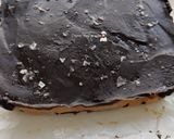 Gambar langkah 4 resipi Chocolate, Peanut Butter, Pistachio & Date Bark.