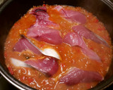 Foto del paso 14 de la receta: Ventrescas de bonito, en salsa de cebollas rojas tomates verdes