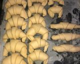 Foto del paso 3 de la receta: Medialunas de manteca🥐