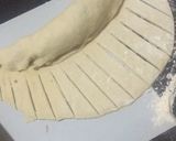 A picture of step 4 of Caterpillar pies.