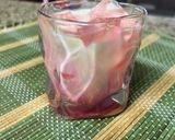 Foto langkah ke 3 dari resep Es sirup merah putih.