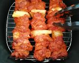 Foto del paso 5 de la receta: Pinchos de carne al pastor en freidora de aire