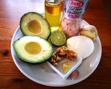 Foto del paso 1 de la receta: Aguacates rellenos con mozzarella y nueces