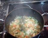 Foto del paso 1 de la receta: Pollo guisado con alcachofas baby
