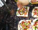 A picture of step 4 of Bread Pizza.