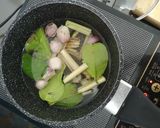 รูปขั้นตอนการทำที่ 2 ของ (คลีน)ต้มยำหมูสันใน น้ำใส