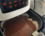 A picture of step 5 of Simple Air-Fried Yogurt Chocolate Basque Cake.