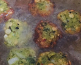 முருங்கைக்கீரை மசால் வடை(murungaikeerai masal vadai recipe in tamil) ரெசிபி ஸ்டேப் 4 புகைப்படம்