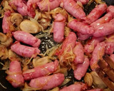 Foto del paso 2 de la receta: Salchichas de pollo al vino
