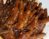 รูปขั้นตอนการทำที่ 9 ของ ตีนไก่ตุ๋นซีอิ๊วดำ (Braised Chicken Feet in Black Soy Sauce)