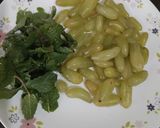A picture of step 1 of Green Grapes Mint Cooler.