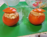 Foto del paso 7 de la receta: *Tomates gratinados rellenos de hummus y huevo*