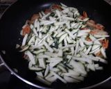 Foto del paso 2 de la receta Spaguetis con verdura, atún y palitos de cangrejo