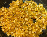 Foto del paso 4 de la receta: Empanadas fritas de loco