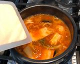 Hình bước làm 2 của món Súp tàu hủ Hàn quốc- Soft tofu stew