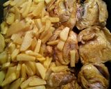Foto del passaggio 8 della ricetta Sovracosce di pollo al curry croccanti con patate al forno