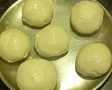 A picture of step 5 of Stuffed Chicken Bun.