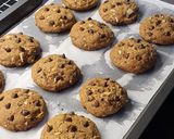 Foto langkah ke 6 dari resep Choco Almond Cookies.