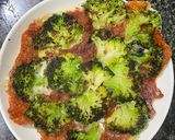 Hình bước làm 4 của món Phô Mai Mozzarella Áp Chảo Với Súp Lơ Xanh