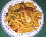 Foto del paso 7 de la receta: Filetes de Dorado con Penne Rigate, Morrones y Aceitunas