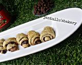 A picture of step 4 of Puff pastry mini chocolate croissant.