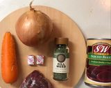 A picture of step 1 of Borsch/Борщ (beet soup).