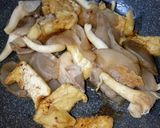 A picture of step 3 of Braised Salted Daikon with Tofu (Vegan).