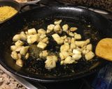A picture of step 8 of Easy Fideuá with Clams.