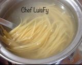 Foto del paso 2 de la receta: Vermicelli en salsa de bechamel y salchichas LuisFy..