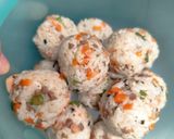 Foto langkah ke 6 dari resep Jumeokbap (Bola Nasi ala Korea).