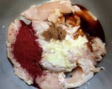 Foto langkah ke 4 dari resep Fillet Ayam Angkak Merah Manis (Versi Rice Cooker).