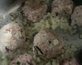 Foto del paso 6 de la receta: Albóndigas con pisto y tomate, todo casero