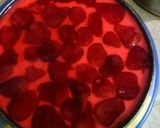 A picture of step 1 of Strawberry China grass cake.