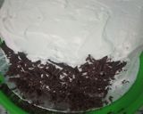 Foto langkah ke 6 dari resep Blackforest Birthday Cake.