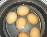 Foto del paso 1 de la receta: Huevos rellenos al horno