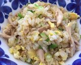 A picture of step 6 of ゆで鶏炒飯 Fried Rice w boiled chicken and baby onion.